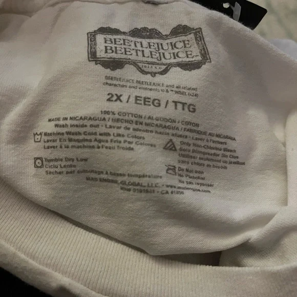 NWT Beetlejuice Sandworm Summoning White T-Shirt Size 2X - Picture 3 of 4